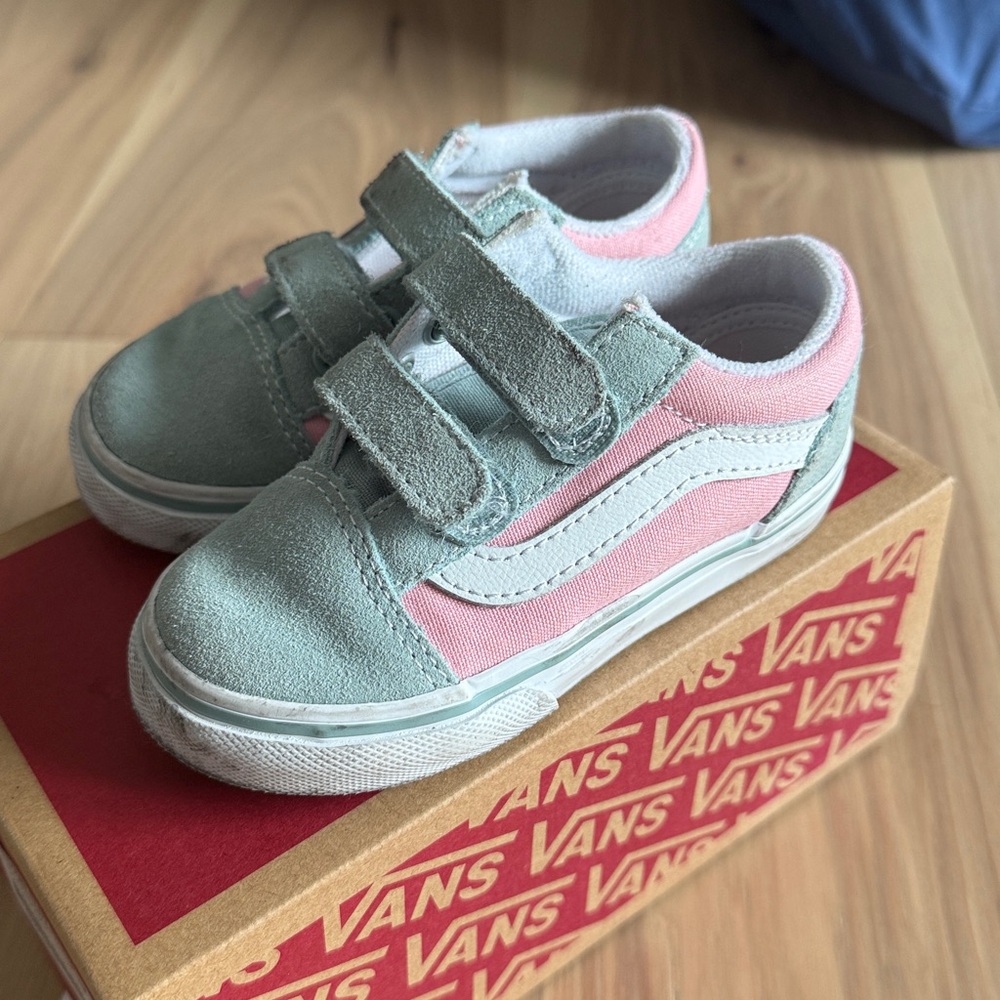 VANS Old Skool V Two Tone Gray/Pink for Toddler Girls size 7